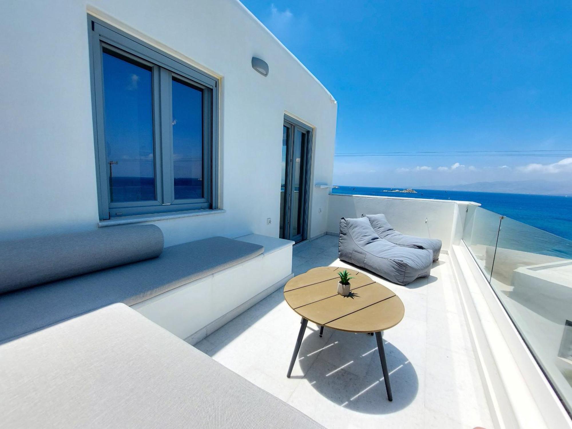 Seanfinity Beachfront Suites 미크리 비글라 객실 사진