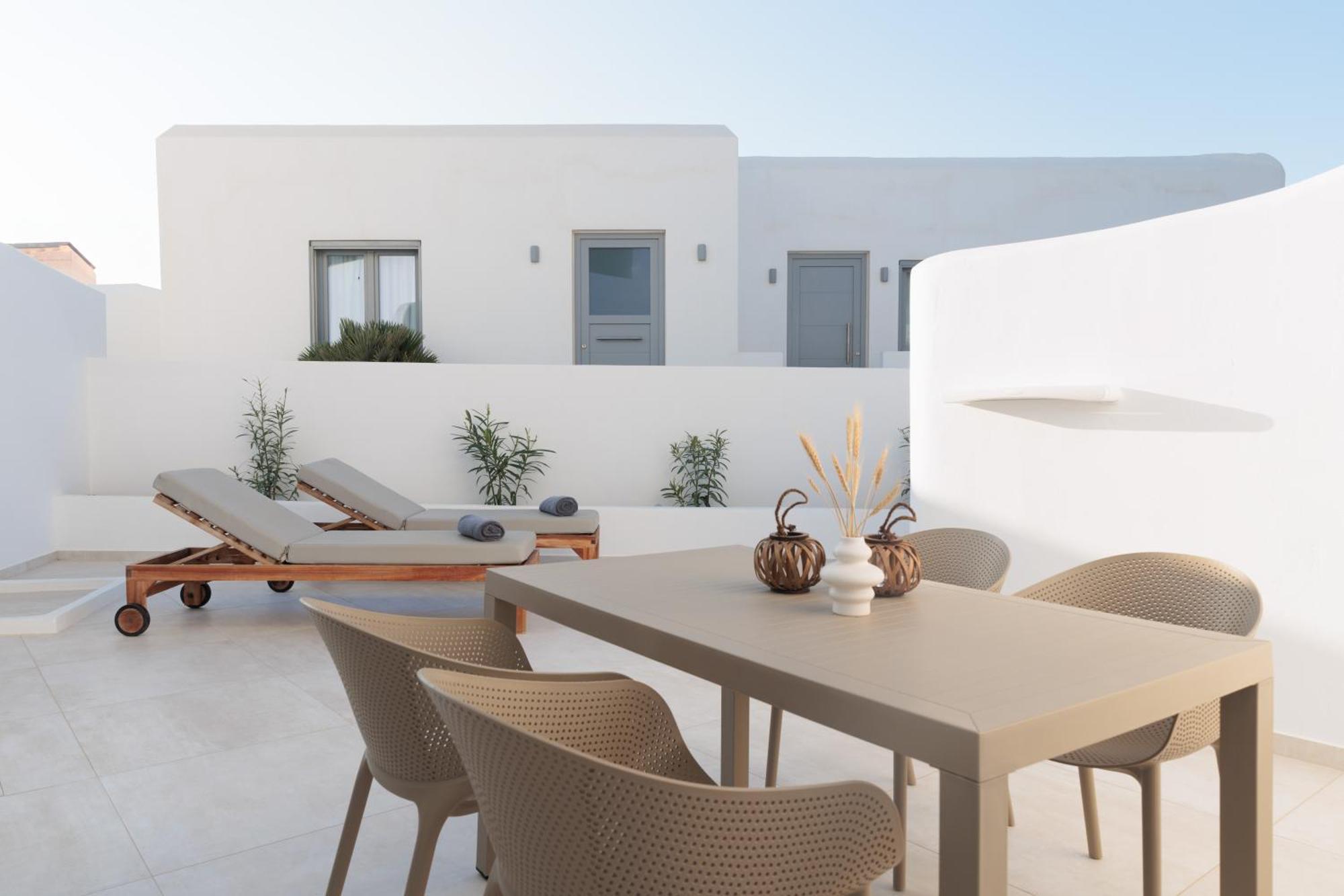 Seanfinity Beachfront Suites 미크리 비글라 외부 사진