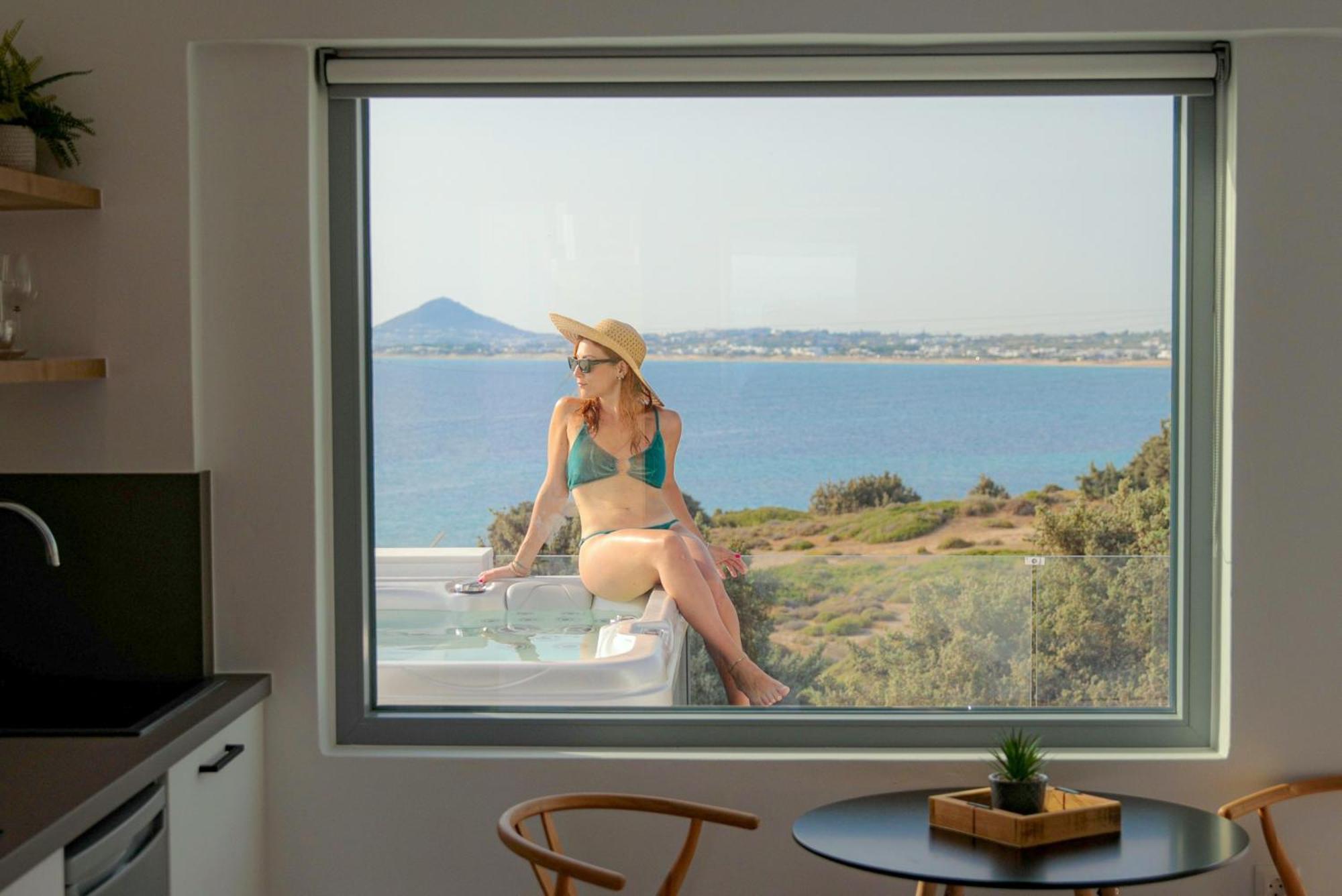 Seanfinity Beachfront Suites 미크리 비글라 외부 사진