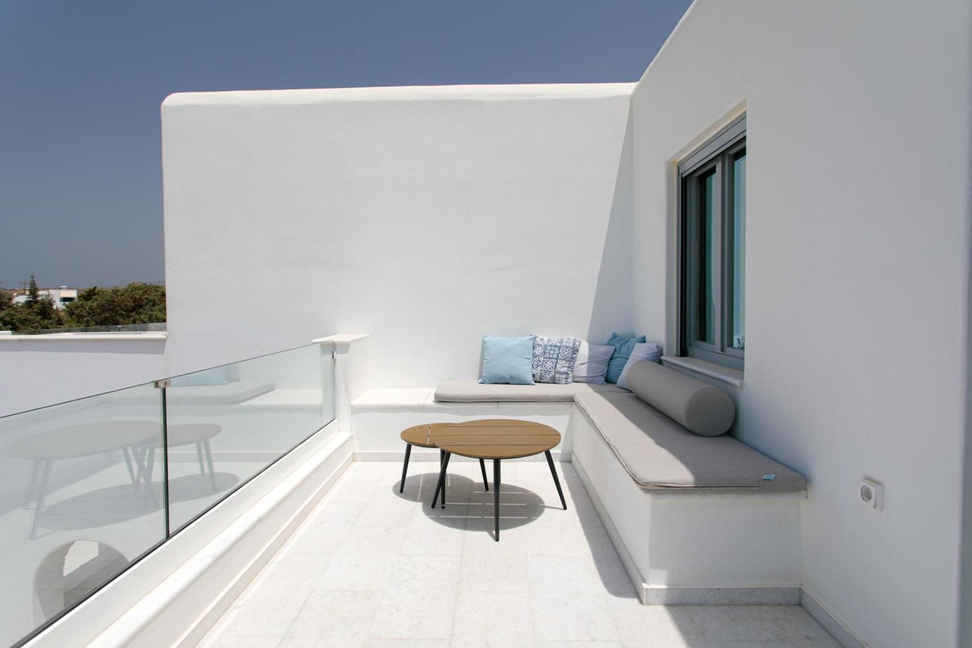 Seanfinity Beachfront Suites 미크리 비글라 객실 사진